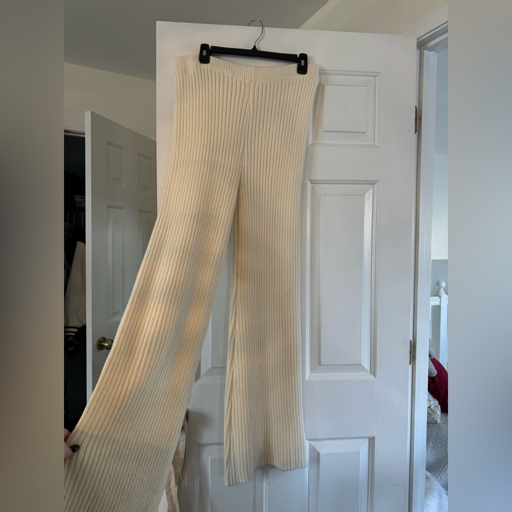 12th Tribe flare soft leggings. Size XL. NEVER WORN!